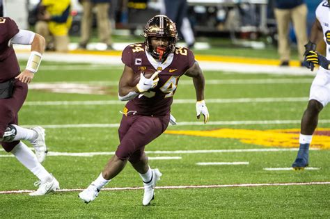 Gophers without top two running backs, one offensive lineman against Michigan State